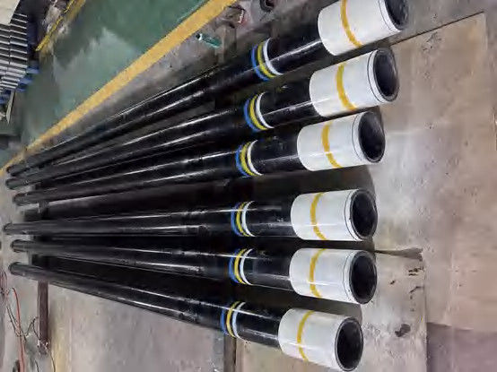 API 5CT มาตรฐาน 5-1/2 STC P110 ท่อเหล็กคาร์บอนไร้สายและกระเป๋ากล่องที่มีการเชื่อมต่อเพื่อป้องกันหลุม